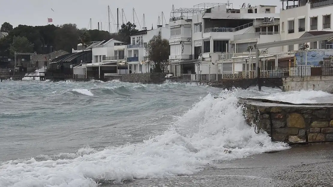 Muğla ve Antalya için denizlerde fırtına uyarısı 