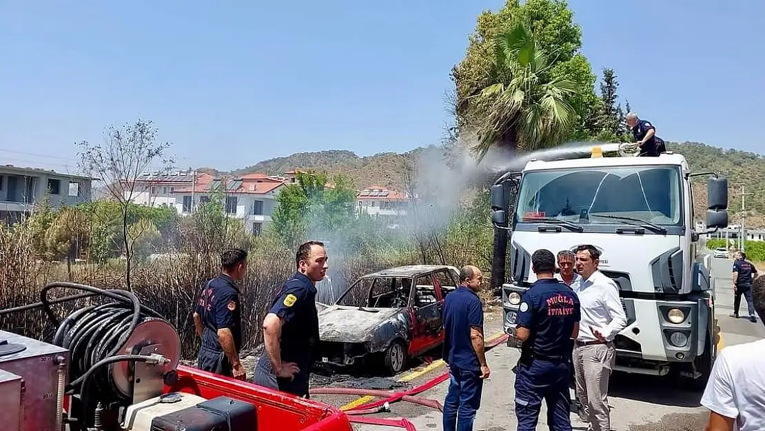 Muğla’da bir araç yandı