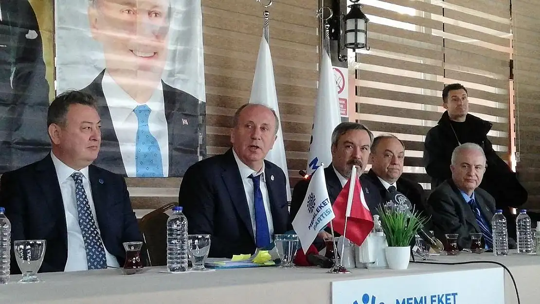 Muharrem İnce İzmir'de gençlerle buluştu