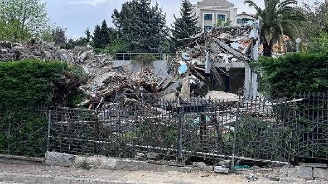 Münevver Karabulut’un katledildiği villanın yıkımına başlandı