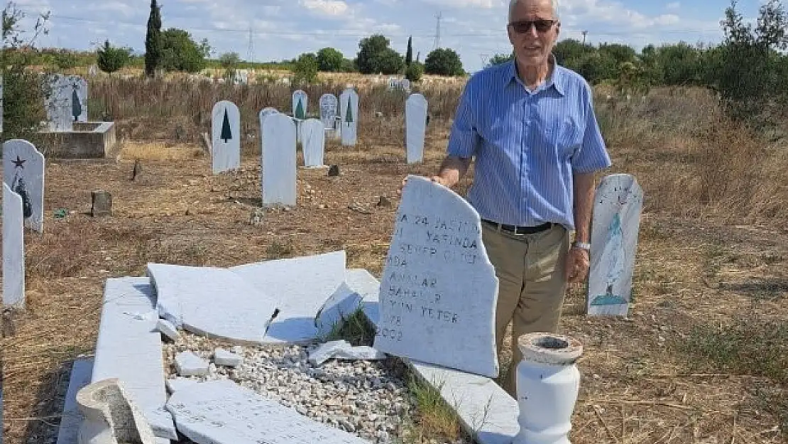 Müslümanların mezar taşlarını kırdılar