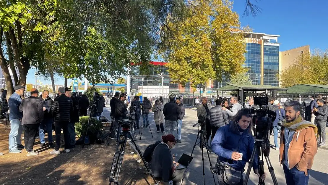 Narin Güran cinayetinin duruşmasına basından yoğun ilgi!