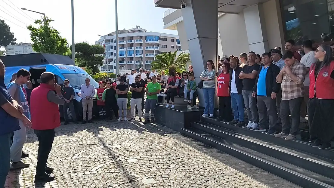 Narlıdere Belediyesi'nde uzlaşma sağlanamadı, pankartlar asıldı!
