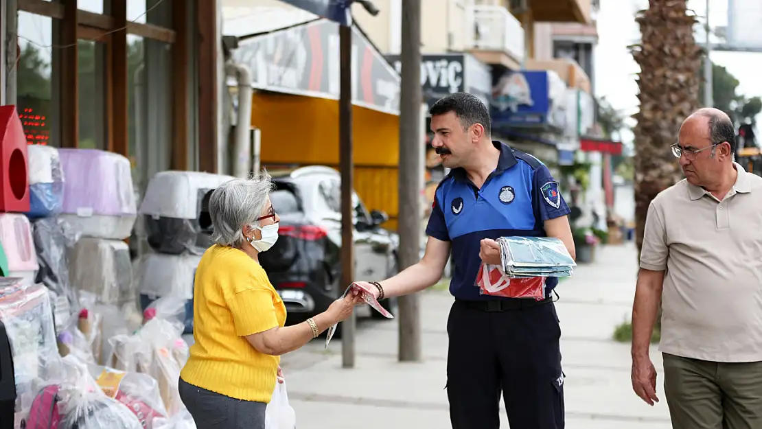 Narlıdere'de 19 Mayıs'a özel anlamlı hazırlık | Kapı kapı dağıtıldı...
