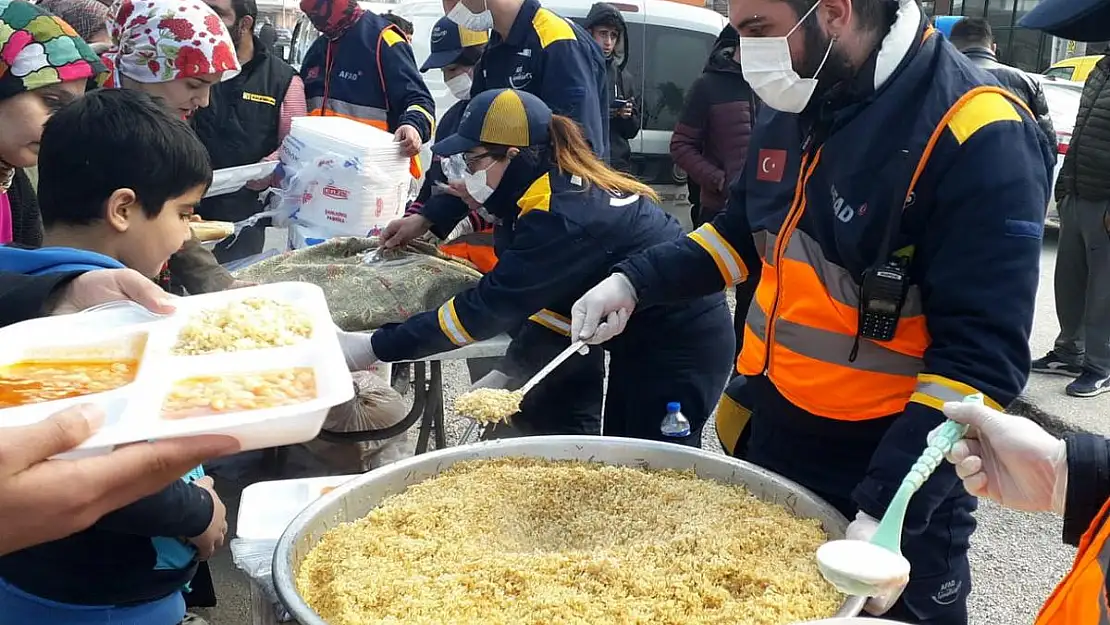 Narlıdere ekipleri Hatay'da can kurtardı