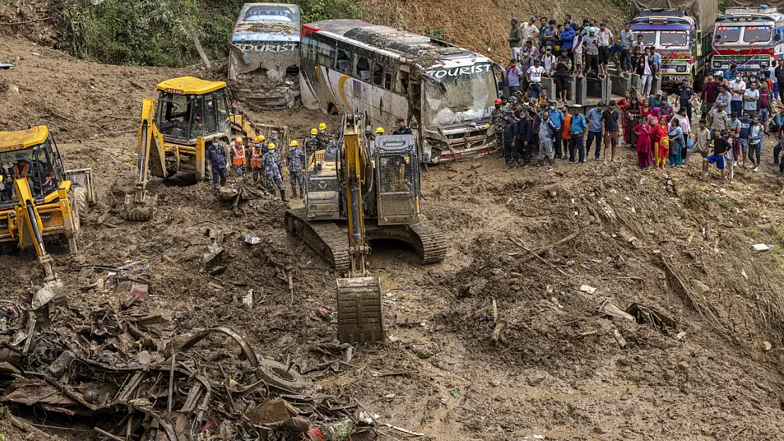 Nepal'deki selden yürek burkan fotoğraflar: Can kaybı 151'e yükseldi