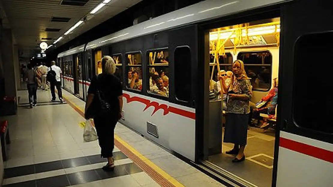 O metro istasyonunu kullananlar dikkat