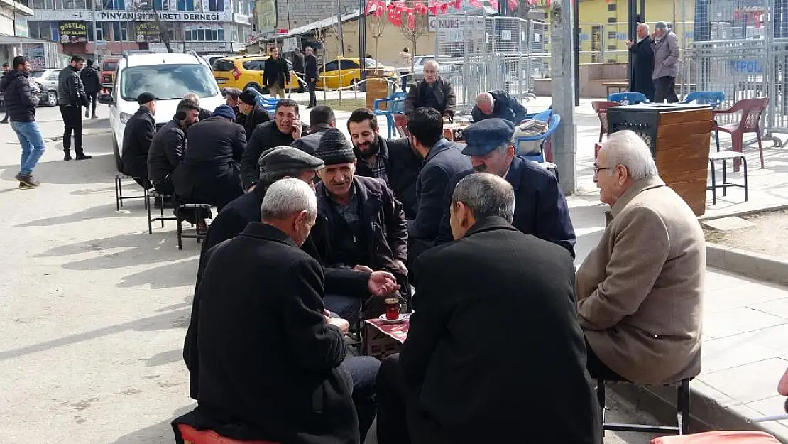 O Şehire Bahar Erken Geldi