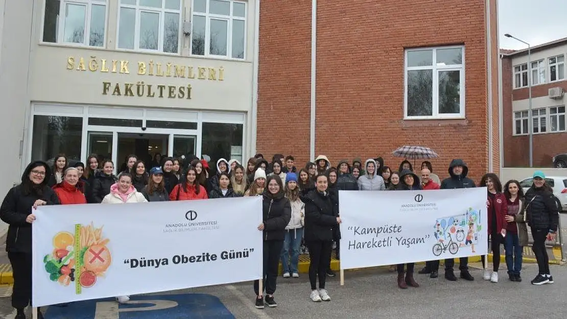 Obeziteye ‘yürüyerek’ dikkat çektiler!