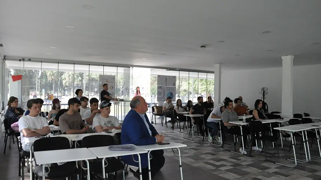 Öğrenciler yenilenebilir enerjiyle geleceğe umutla bakıyor