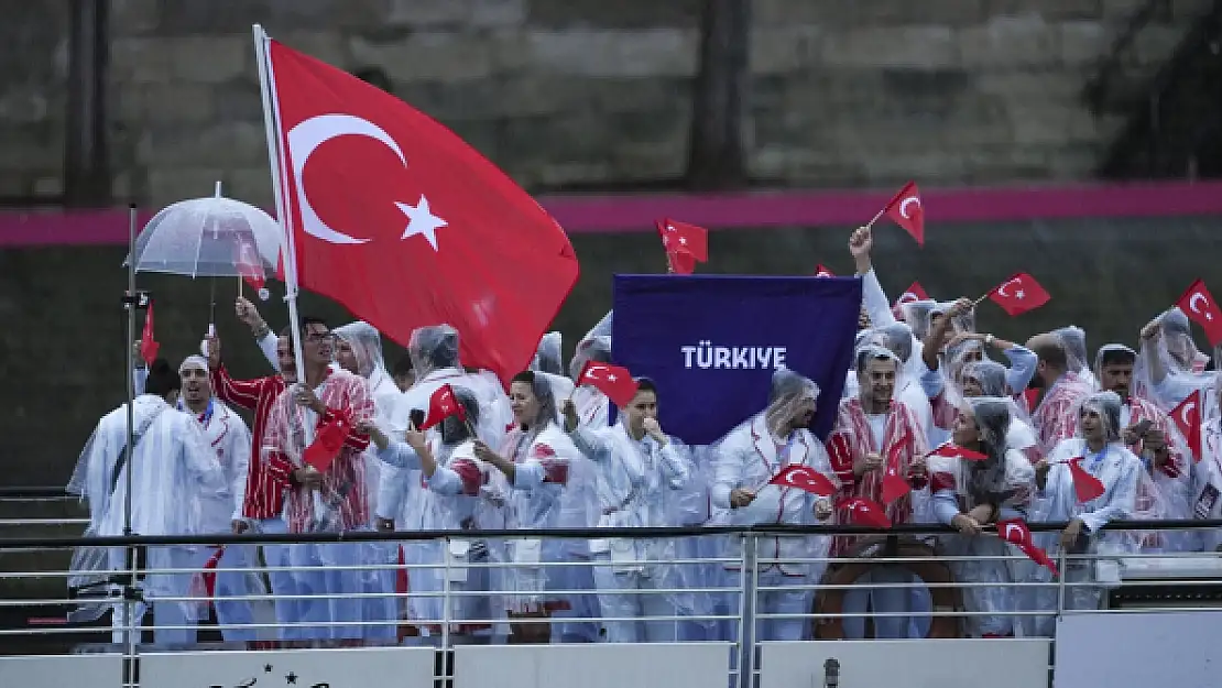 Olimpiyat tarihinde ilk kez stadyum dışında açılış yapıldı