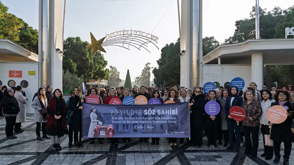 Önce yürüdüler, sonra Ata'nın huzuruna çıktılar