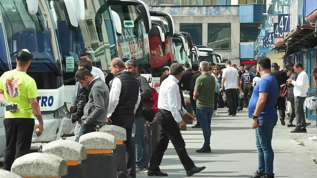 Otogarda seçim hareketliliği