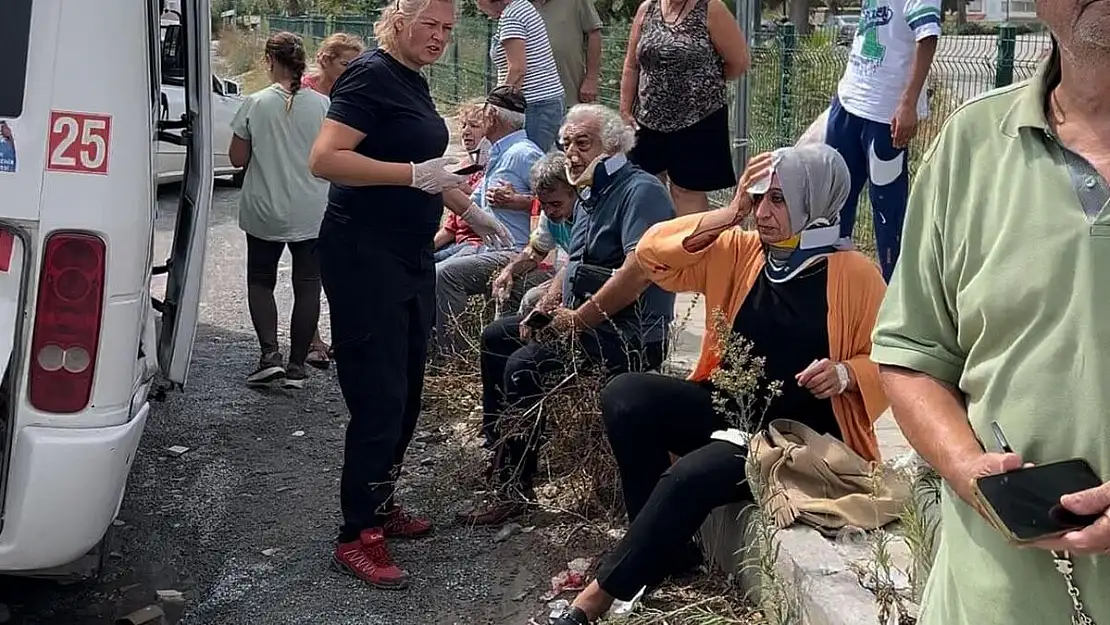 Otomobil minibüse arkadan çarptı yaralılar var