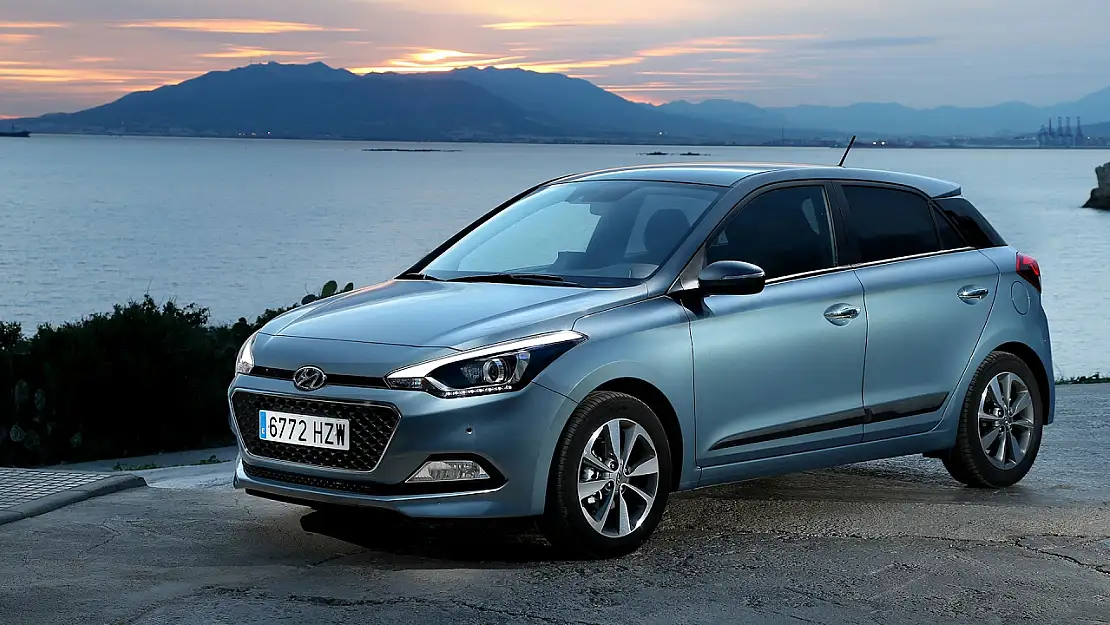 Otomobil piyasasında fiyat rekabeti: Hyundai i20, Renault Clio'dan 325 Bin TL daha ucuza satışta!