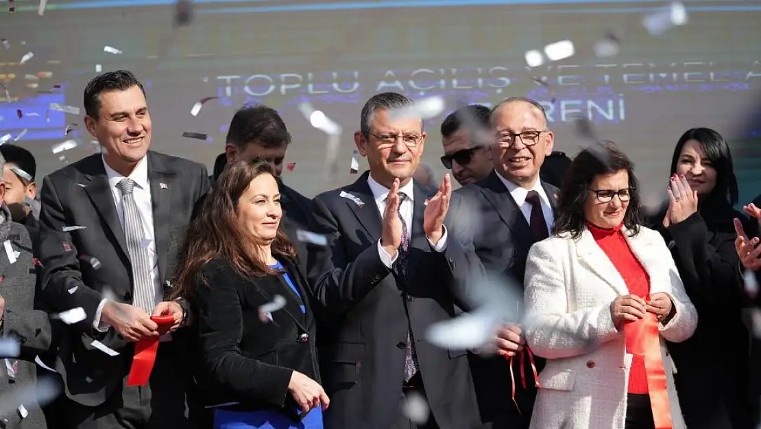 Özel, Turgutlu Belediyesi tarafından yapılan hizmetlerin toplu açılış ve temel atma törenine katıldı