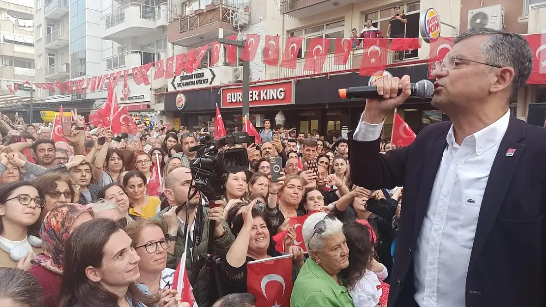 Özel'den Buca'da miting gibi buluşma