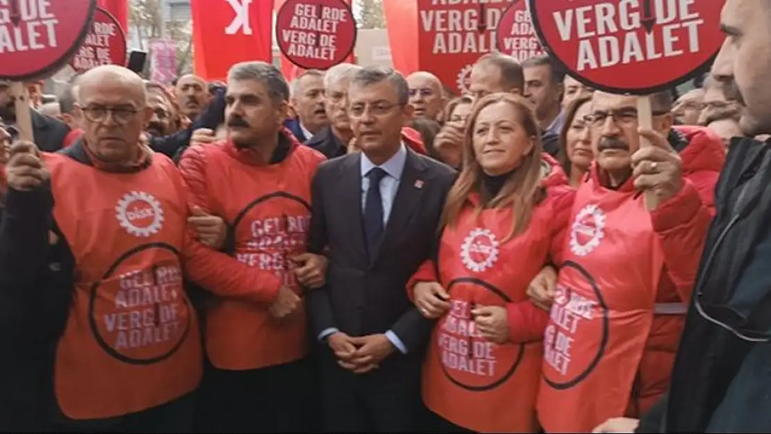 Özgür Özel’den DİSK yürüyüşüne destek!