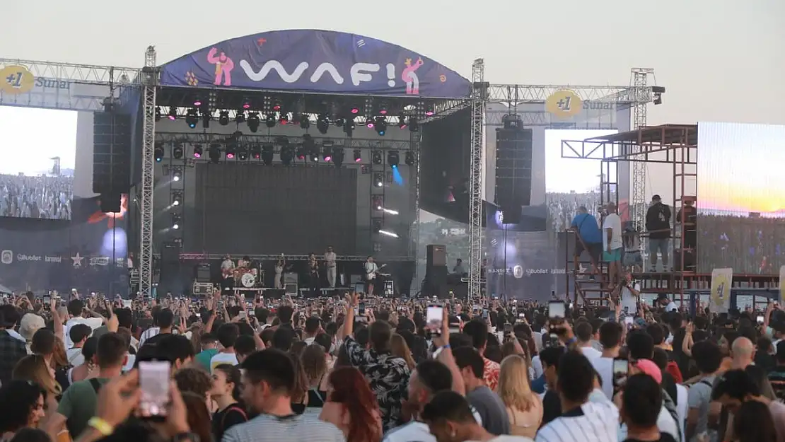 Pamucak Sahili’nde What a Fest Zamanı