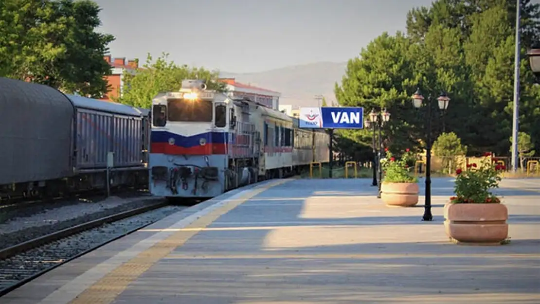 Pandemide durdurulmuştu! Türkiye-İran Arası tren seferleri yeniden başlıyor