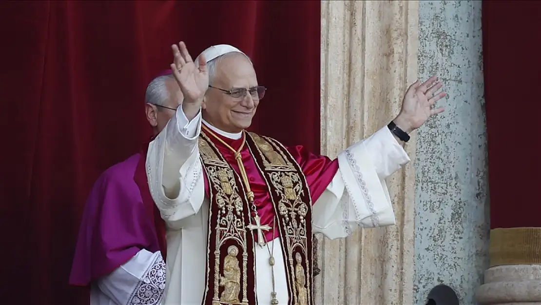 Papa 14. Leo'dan ilk mesaj: 'Kilise ihtişamla değil inançla tanımlanmalı'