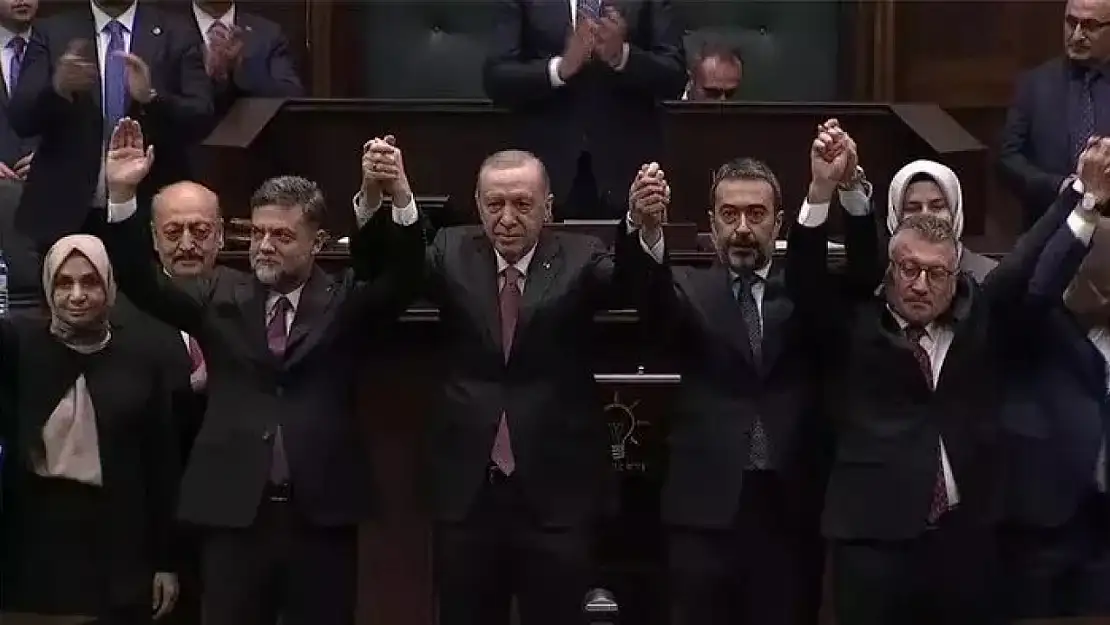 Partisinden istifa etmişti: Milletvekili Yamanlı'nın rozetini Erdoğan taktı!