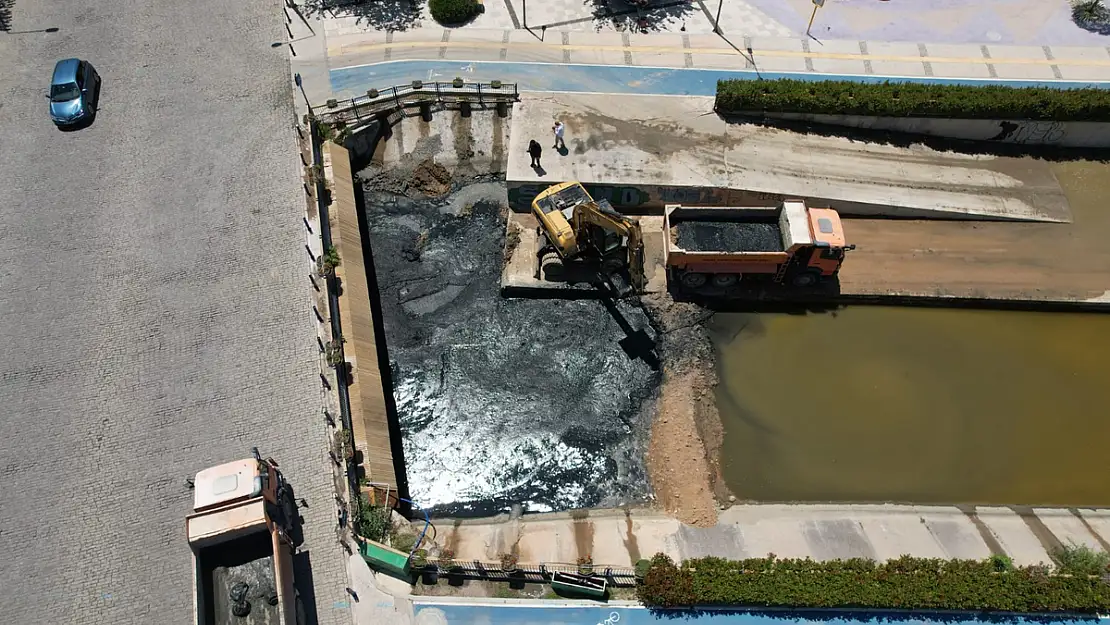 Peynircioğlu Deresi’nden 2 bin 500 ton malzeme çıktı