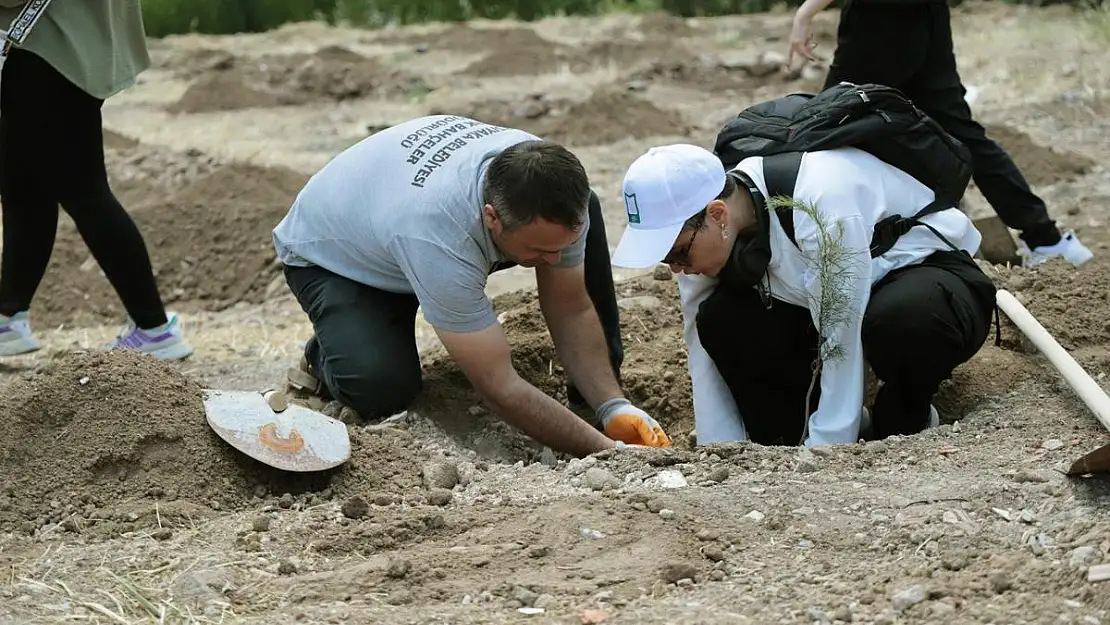 Peyzaj mimarlarından Karşıyaka'ya hatıra ormanı