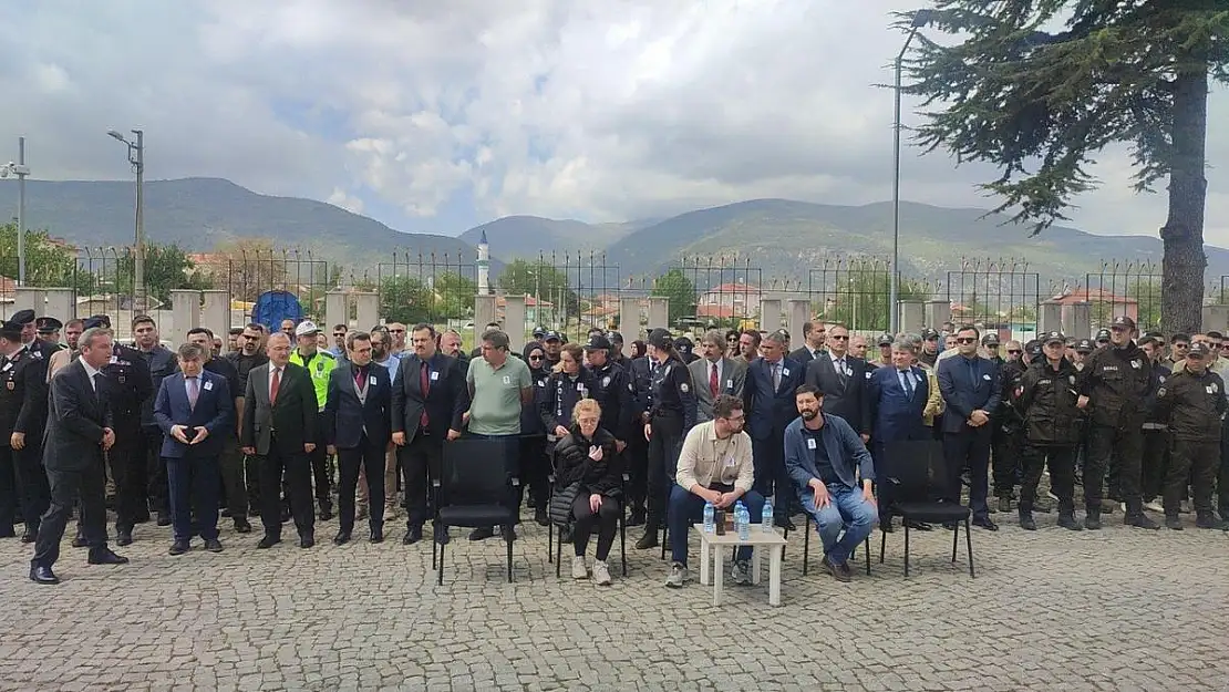 Polis memuru mesai sırasında kalp krizi geçirerek hayatını kaybetti