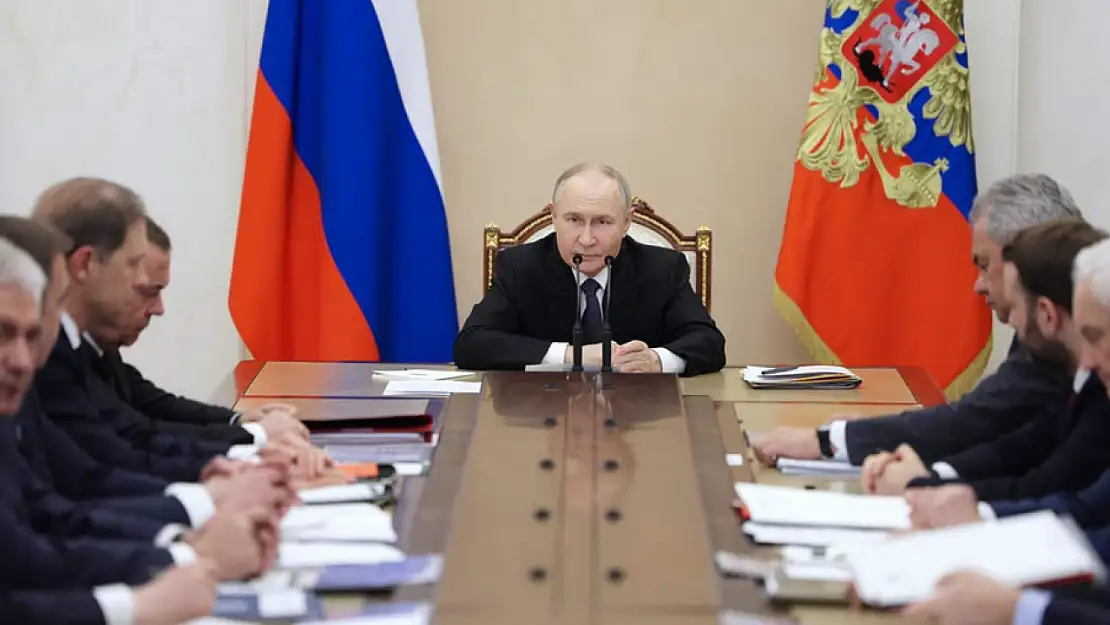 Putin, İstanbul müzakereleri öncesi Rus heyetiyle görüştü