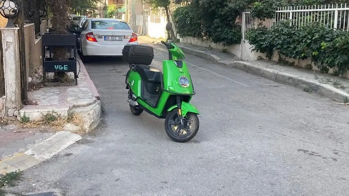 QR kod ile kiralanan scooterlar yaygınlaştıkça yarattığı sorunlar da artıyor