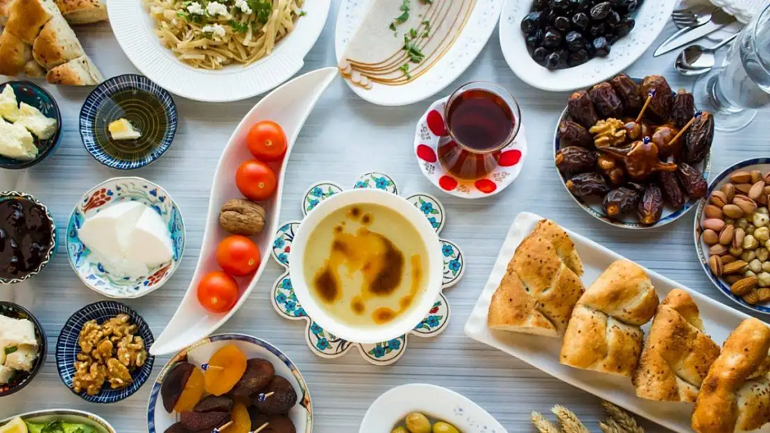 Ramazan'da sağlıklı beslenme: Sahurda ve iftarda nelere dikkat edilmeli?