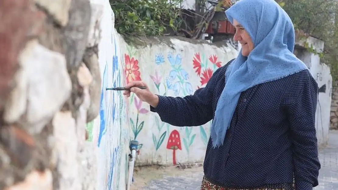 Resimleriyle köyünü dünyaya tanıttı