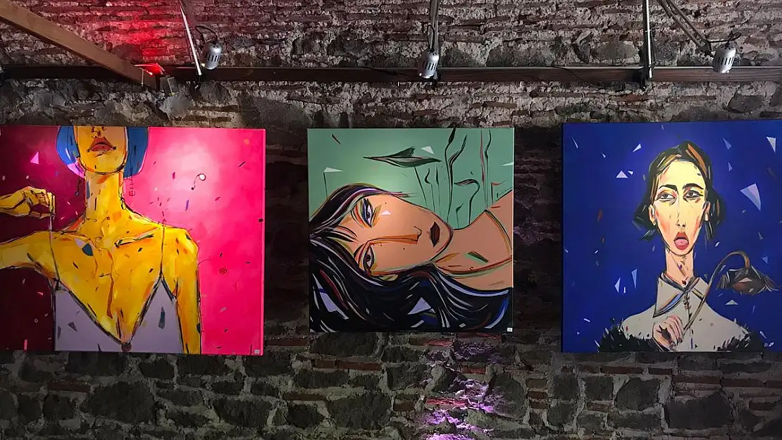 Ressam Özeskici’den kadın temalı eserler büyük ilgi gördü
