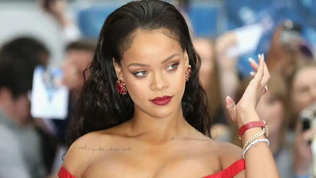 Rihanna’dan “şirine” seslendirmesi