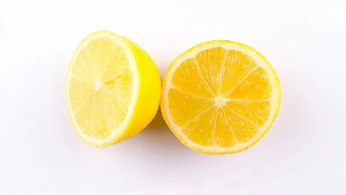 Sabahları limonlu su içmek faydalı mı?