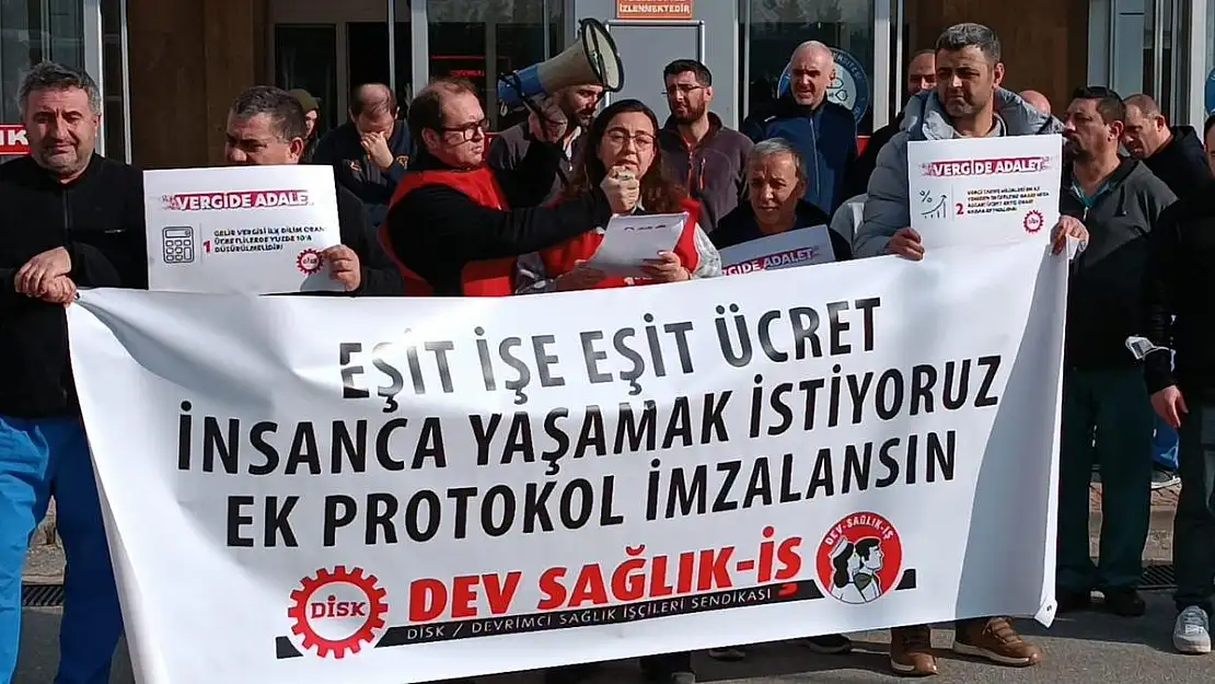 Sağlıkçılar insanca çalışmak istiyor!