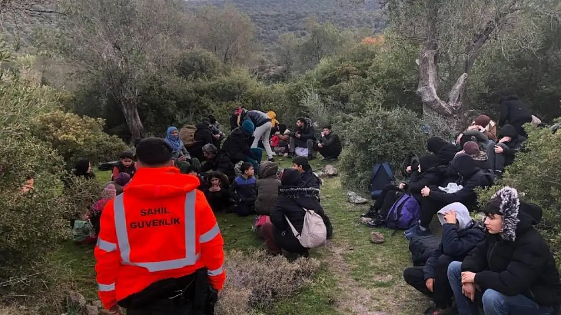 Sahil Güvenlik'ten çifte müdahale: İzmir'de düzensiz göçmen alarmı!