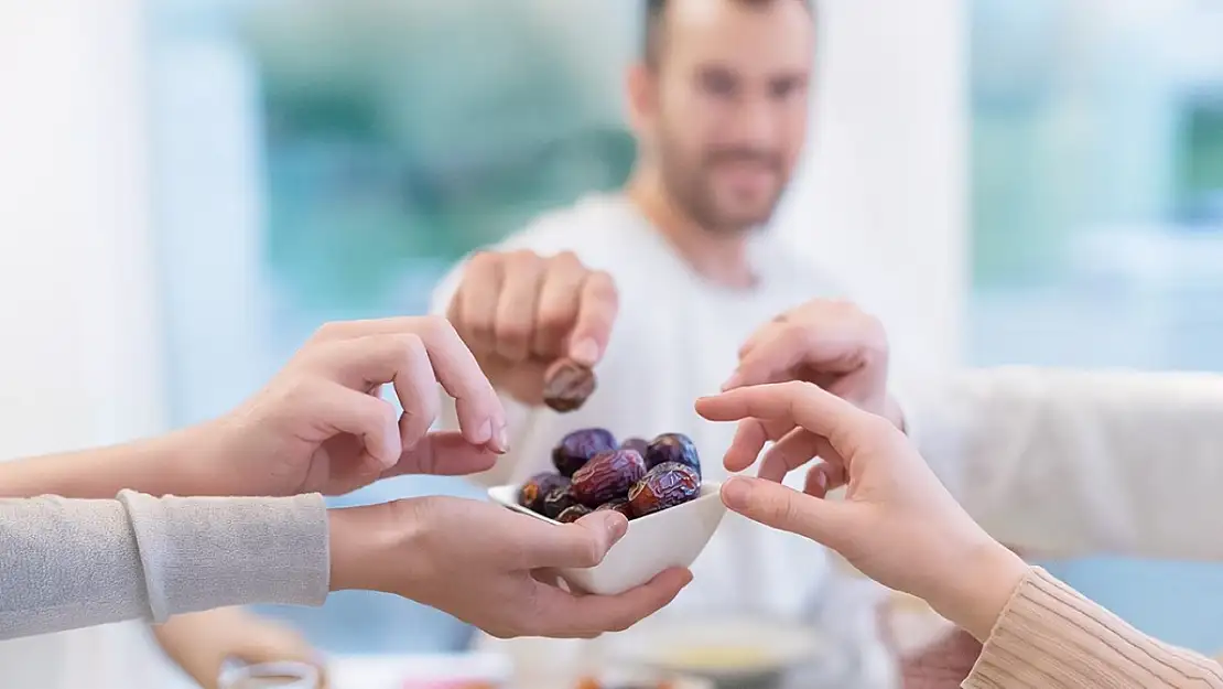 Sahurdan iftara | Eşrefpaşa Hastanesi'nden sağlıklı Ramazan beslenme rehberi