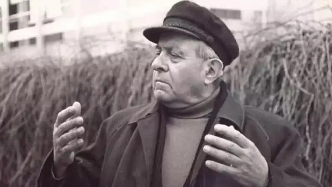 Şair Ahmet Arif kimdir?