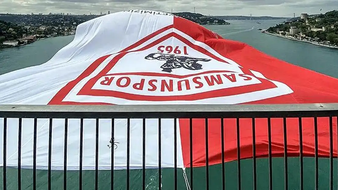 Samsunspor'un bayrağı İstanbul Boğazı’nda