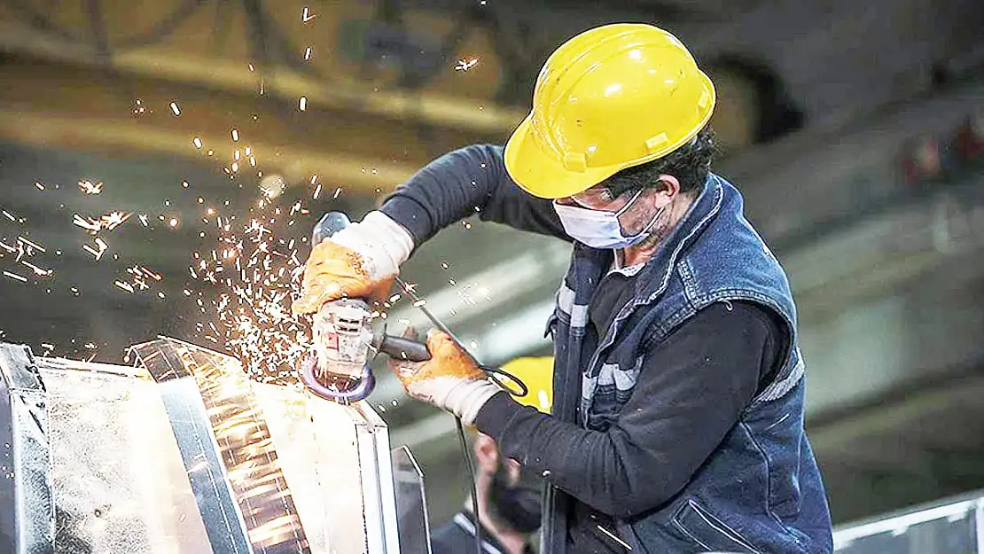 Sanayi üretimi yıllık yüzde 0,1 düştü