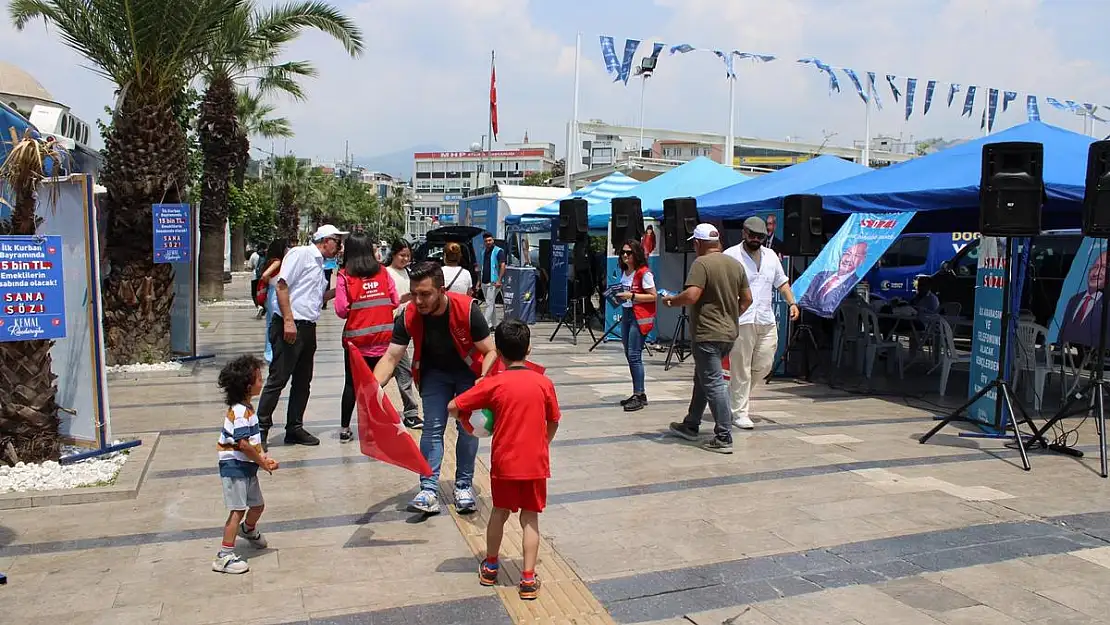 Seçim yasaklarına saatler kala partililerin çalışmaları devam ediyor