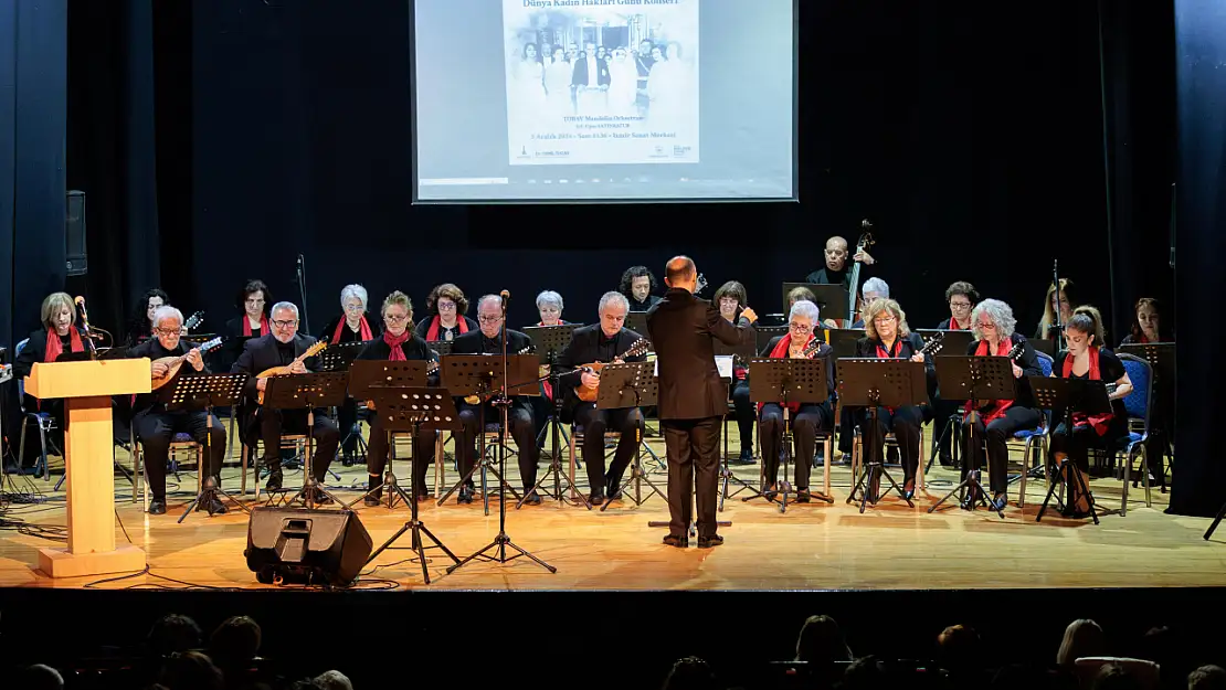 Seçme ve seçilme haklarını konserle kutladılar