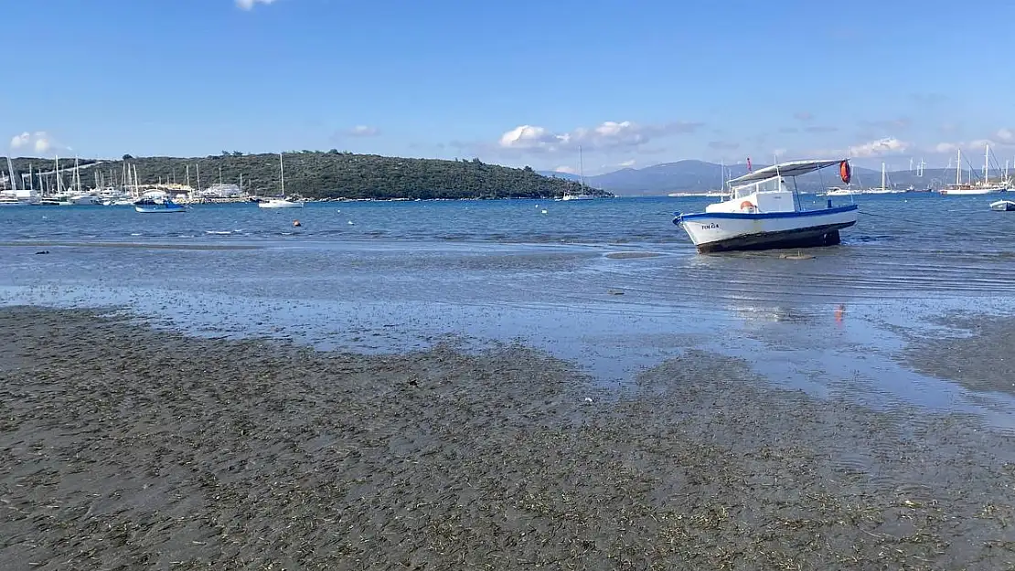 Seferihisar'da deniz 25 metre çekildi