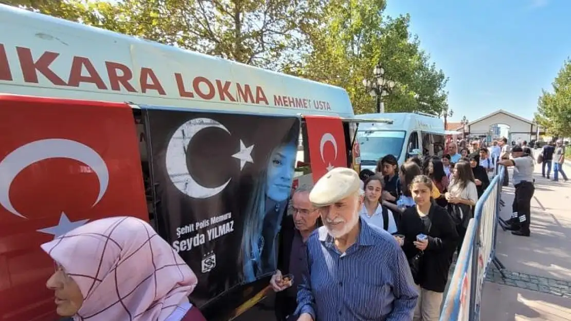 Şehit Polis Şeyda Yılmaz için lokma dağıtıldı