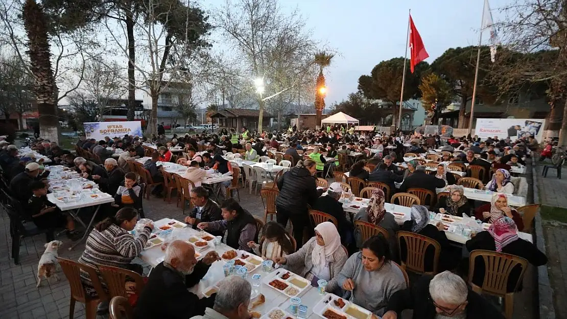 Selçuk, Ramazan ayında dayanışmayı büyütüyor