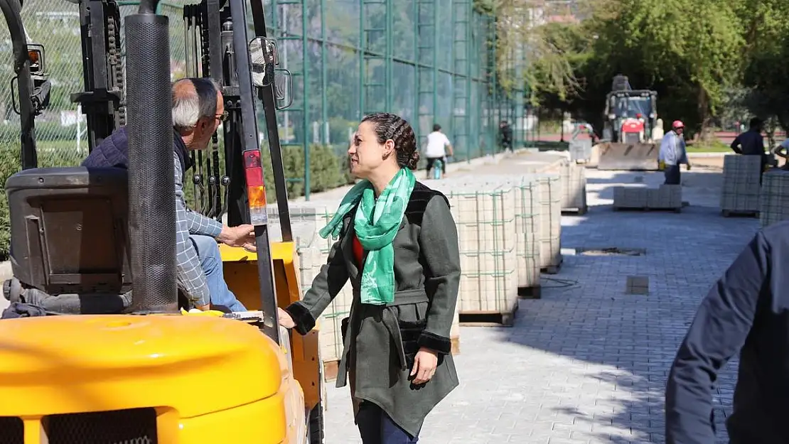 Selçuk'ta yollar yenileniyor