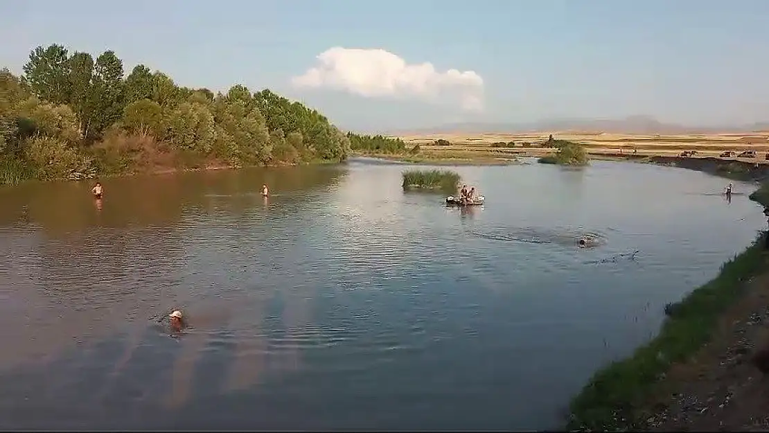 Serinlemek için suya giren 3 çocuktan biri kurtarılabildi