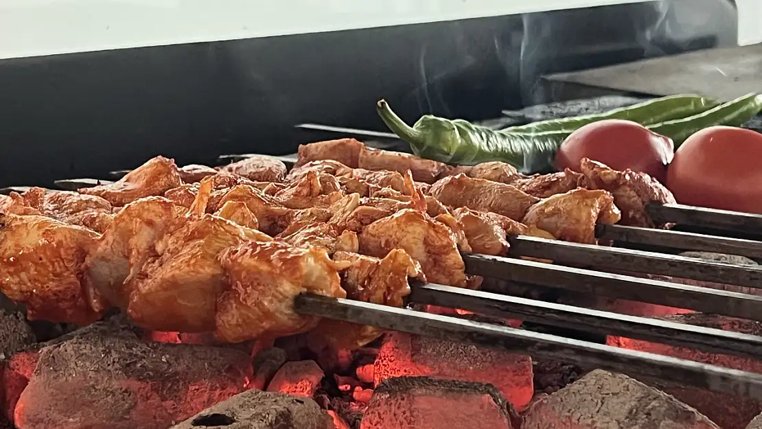 Sıcak havalarda mangal yapanlar dikkat! Bu hatalar sağlığınızı bozabilir